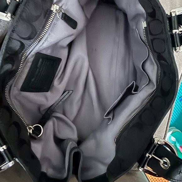 Coach - Picture 3 of 4